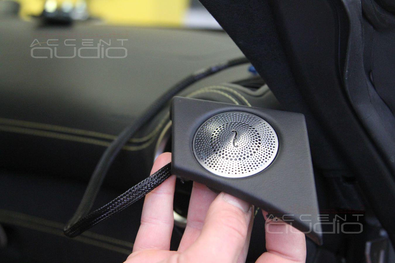 Установка новых твитеров Eton в штатные места Mercedes-Benz GT