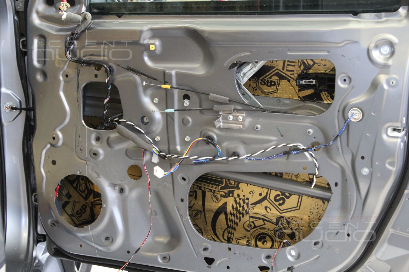 Про нанесение виброизоляции STPGold