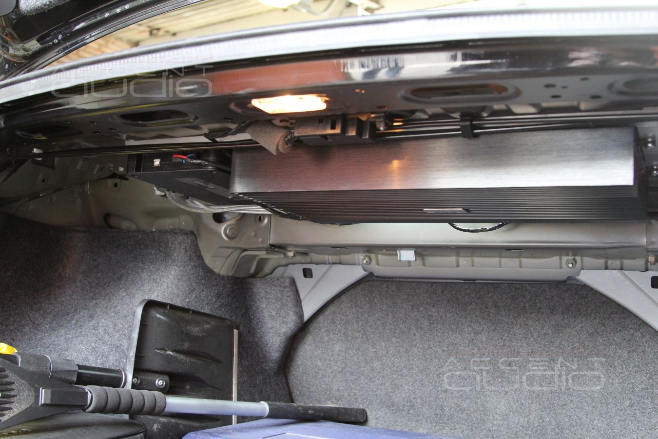 Установка усилителя и процессора в Honda Accord 9