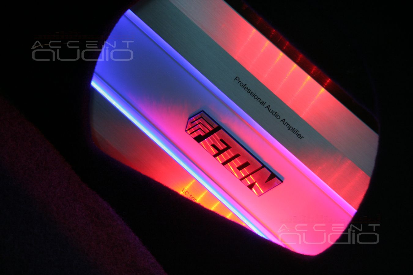 Subaru WRX STI: займите весь багажник пожалуйста !