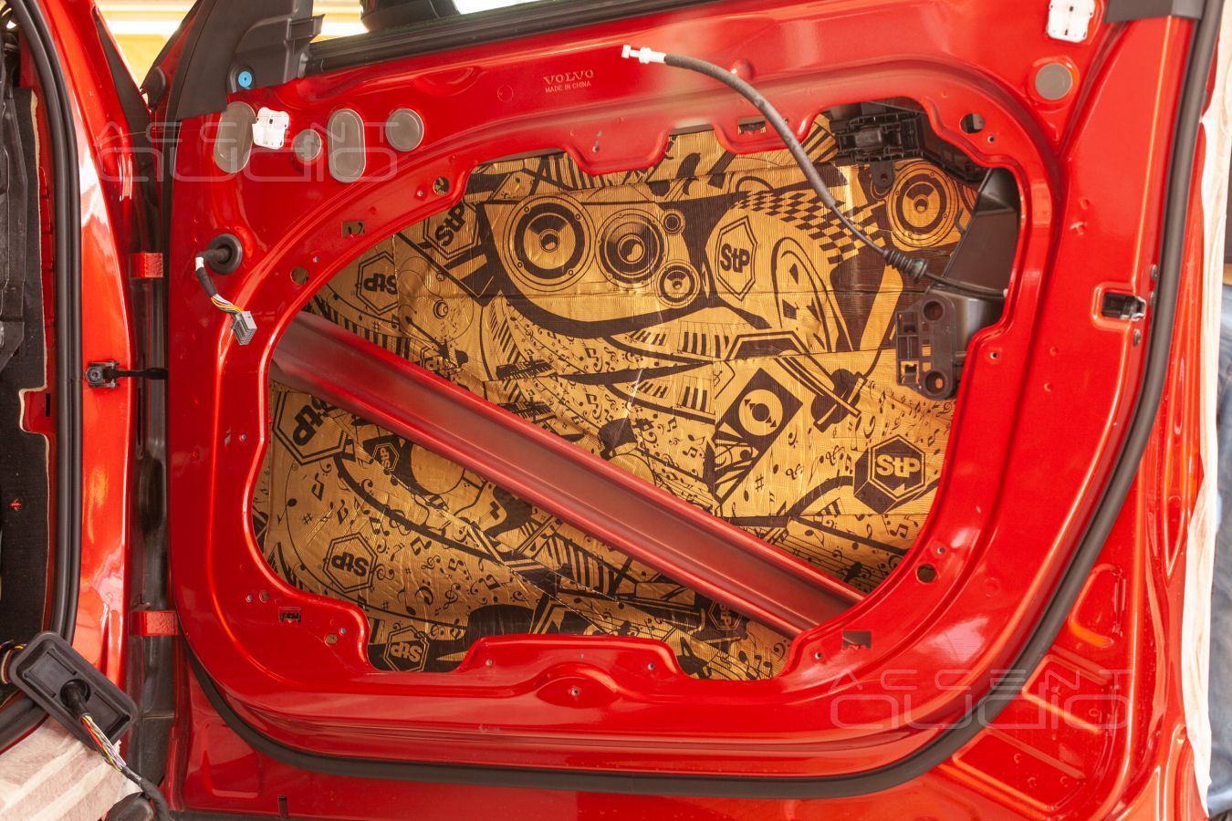 Установка акустики: Eton, Helix, SOAudio – все друзья в одной двери Volvo XC60