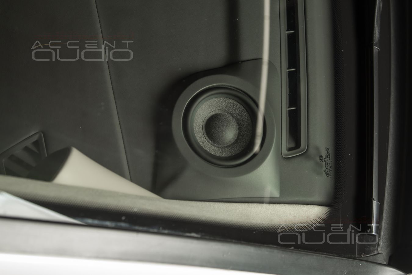 Решение 2: среднечастотные динамики Brax ML3 в торпеде Volkswagen Touareg