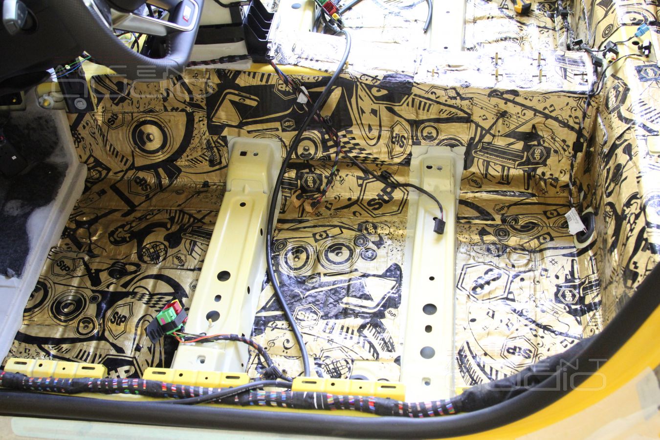 Шумо-виброизоляция кузова Audi TT