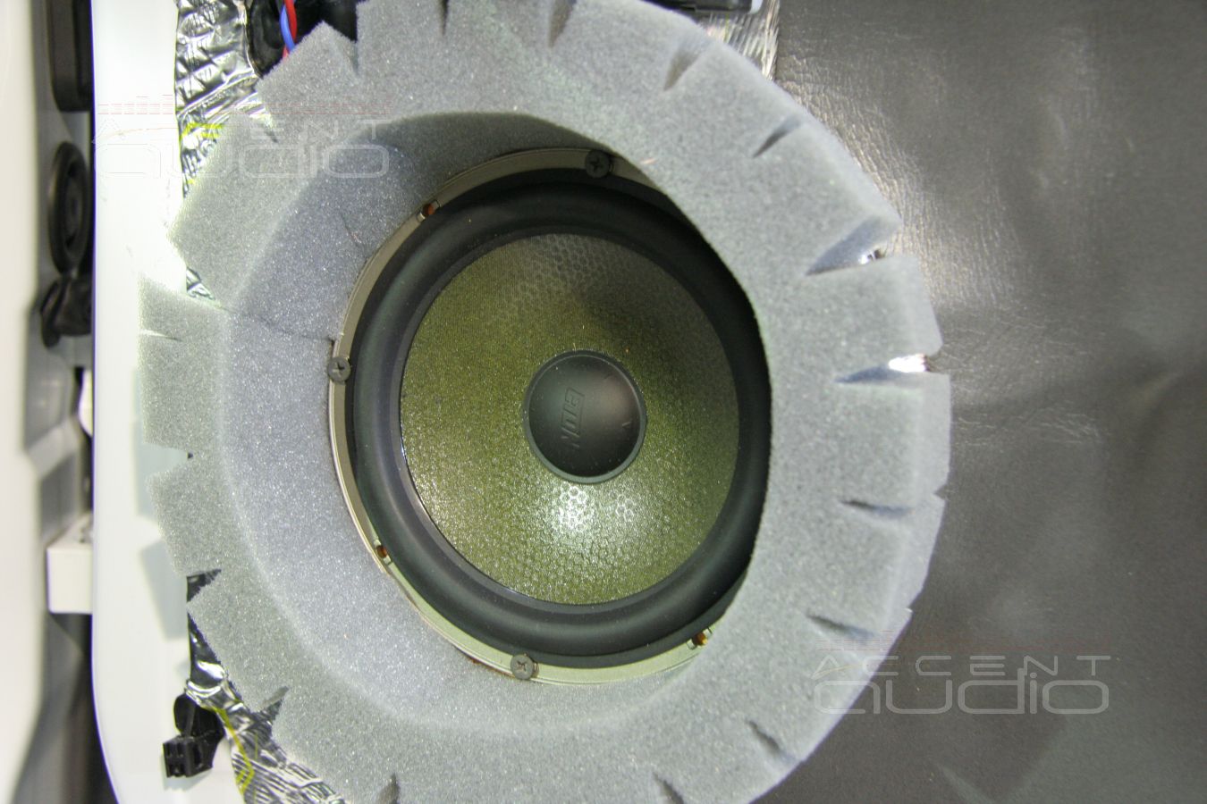 Установка мидбасов