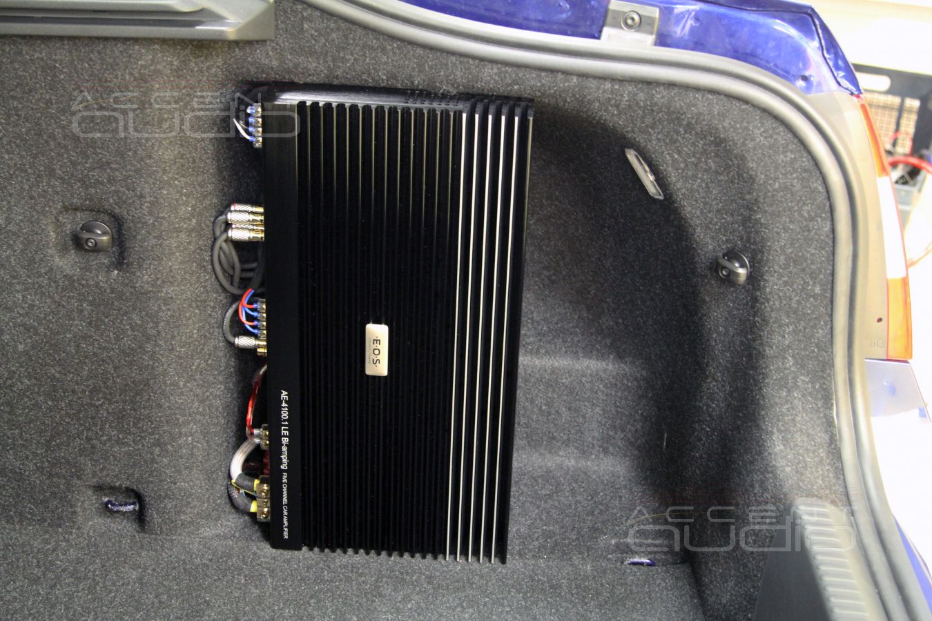 Установка усилителя и аудиопроцессора: второй вариант