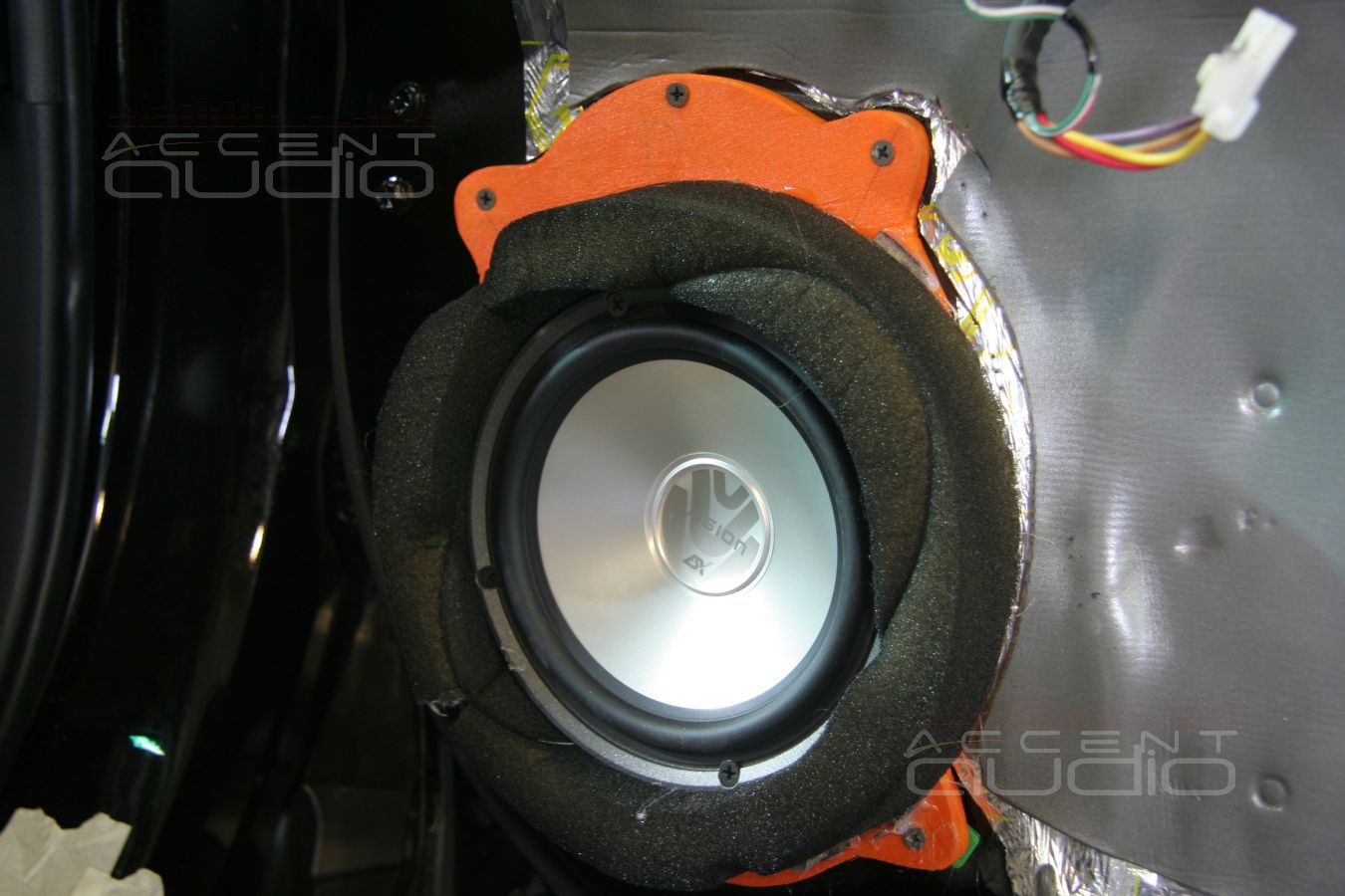 Шумоизоляция и аудиоподготовка Toyota Highlander