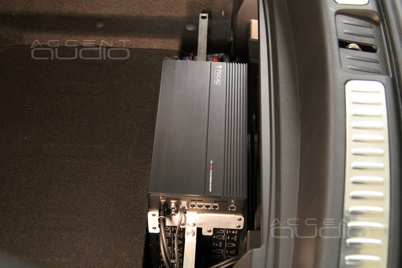 Десятиканальный усилитель Focal, предназначенный для Porsche Macan