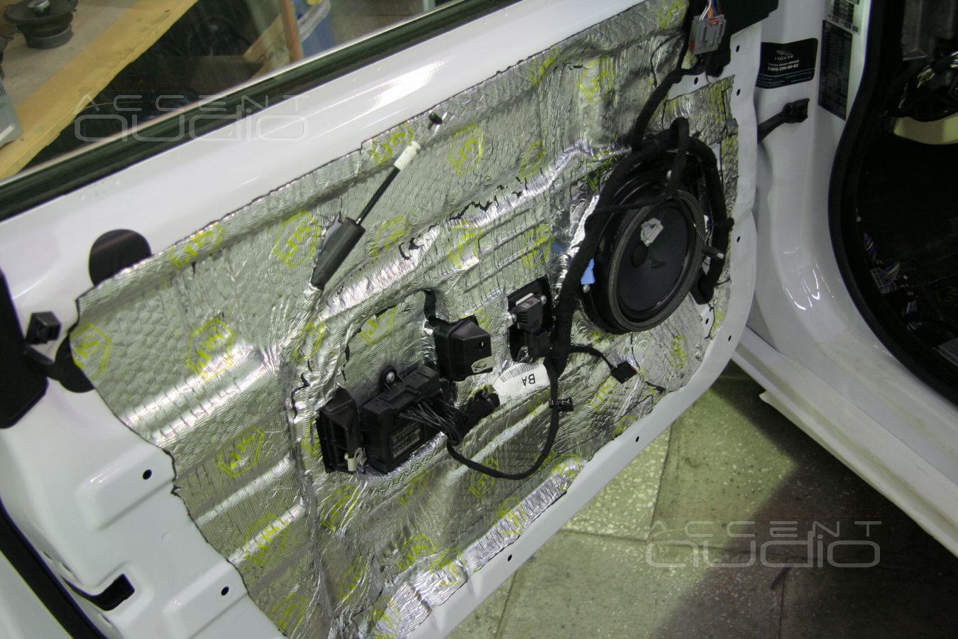 Виброизоляция кузова Jaguar XF