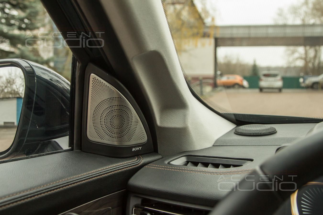 Невидимки: подиумы под твитеры Dego в Exeed