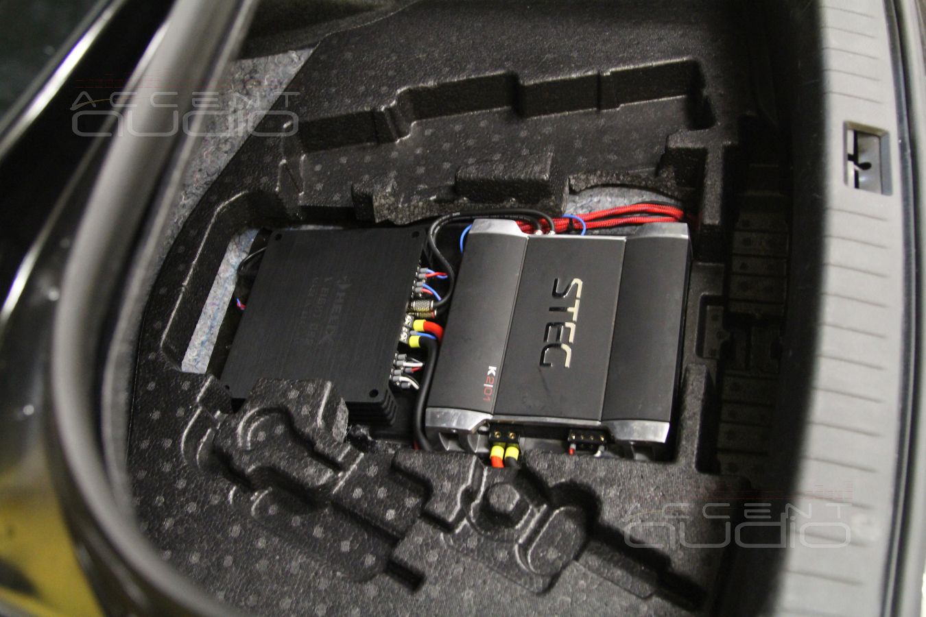 Варианты установки усилителей в Infiniti Q50