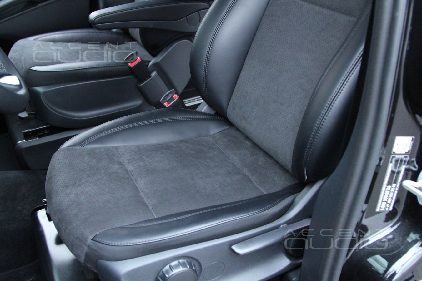 Перетяжка сидений – Alcantara 8230-9002S2