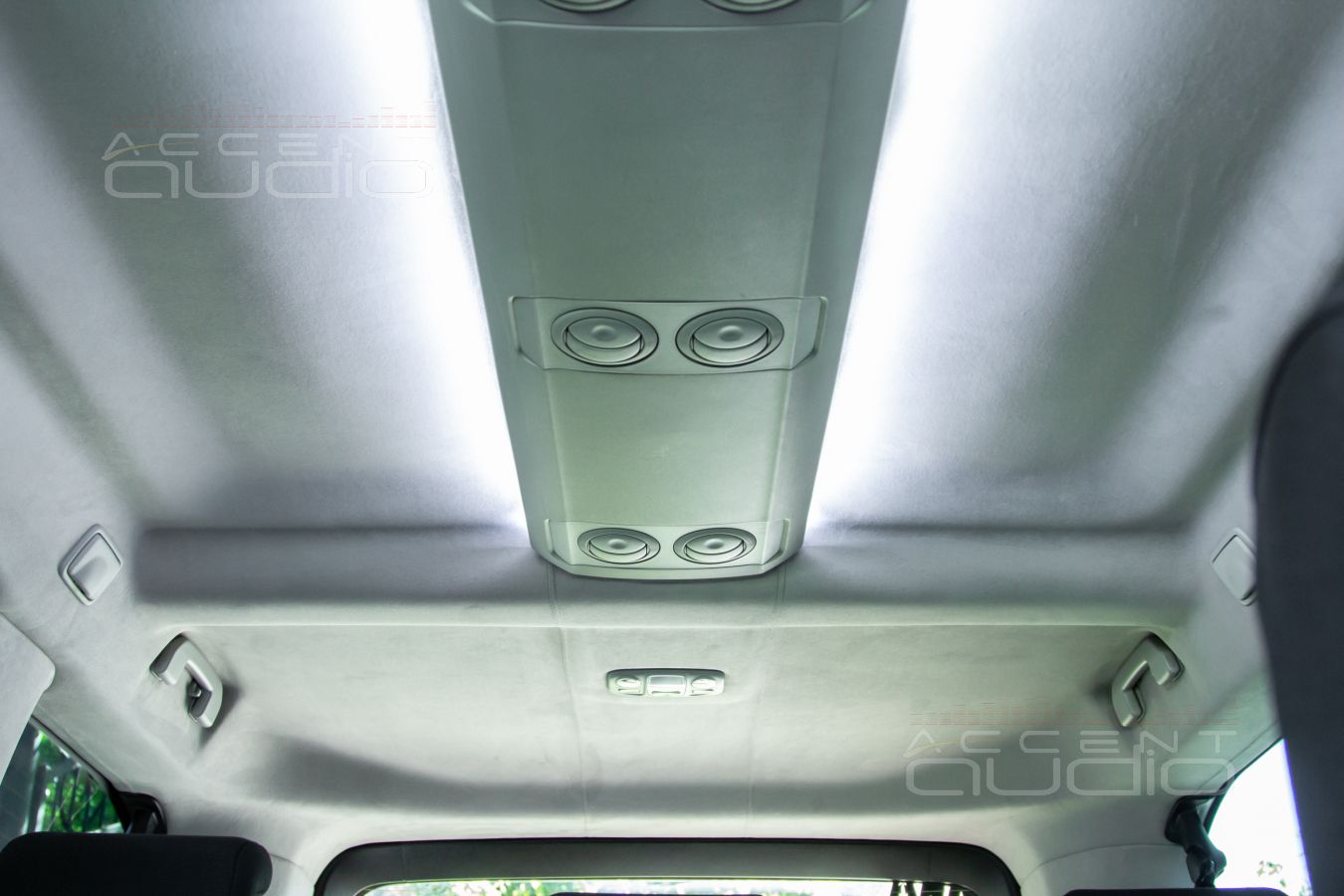 Новый дизайн потолка Opel Zafira и оригинальная подсветка