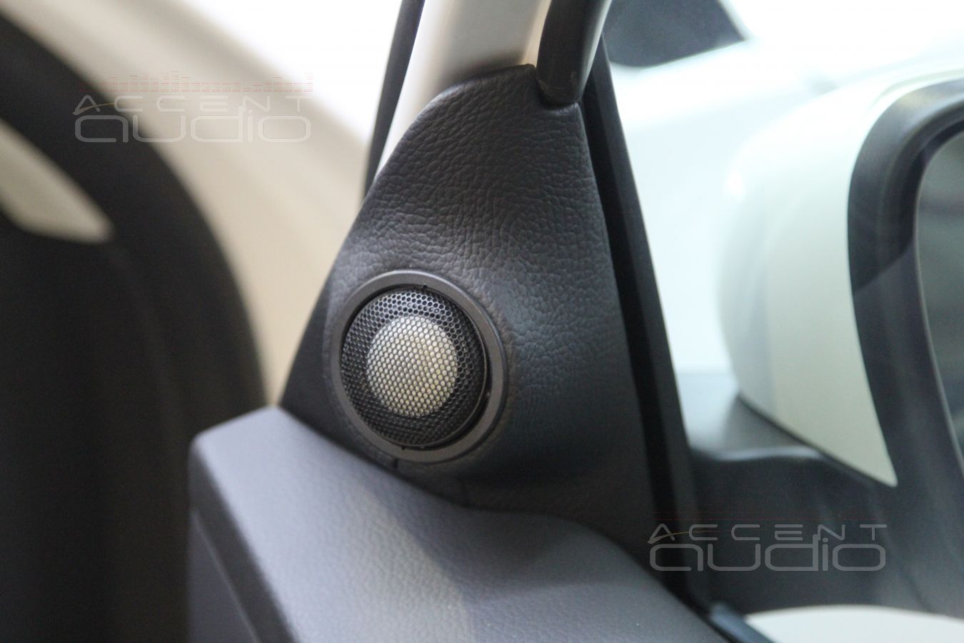 Установка акустики Eton RSE 160 в двери Volkswagen Tiguan