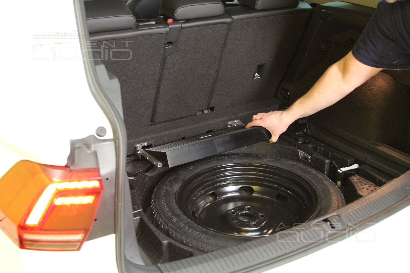 Интеграция пятиканального усилителя E.O.S в новом Volkswagen Tiguan