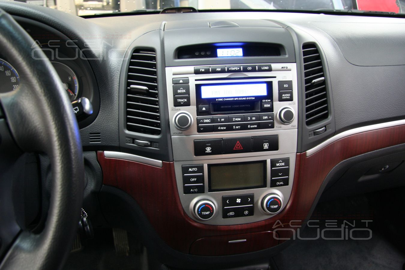 Новый навигатор Alpine B100 Blackbird GPS PMD и новейшая акустика Eton MGS 180 в одной новой Hyundai Santa Fe. Используем все самое лучшее...