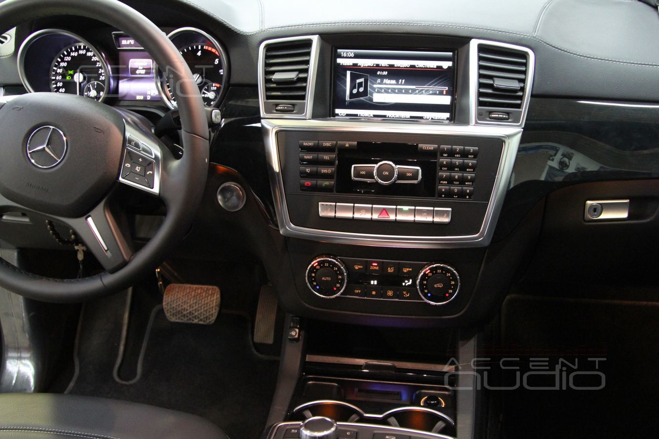 Управляющая панель Audison Bit Ten D в Mercedes-Benz GL