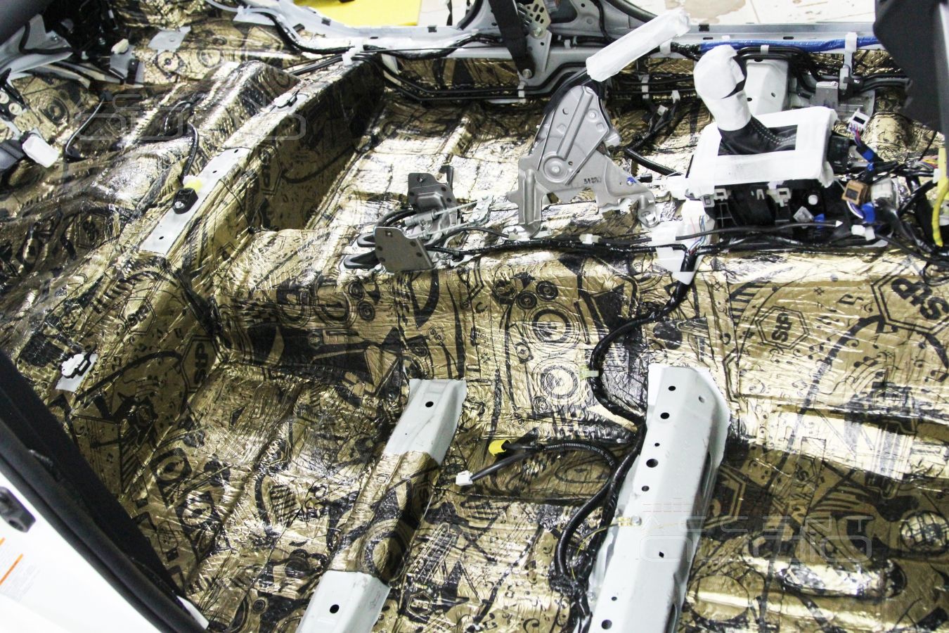 Шумоизоляция материалами STPGold new в Subaru Forester