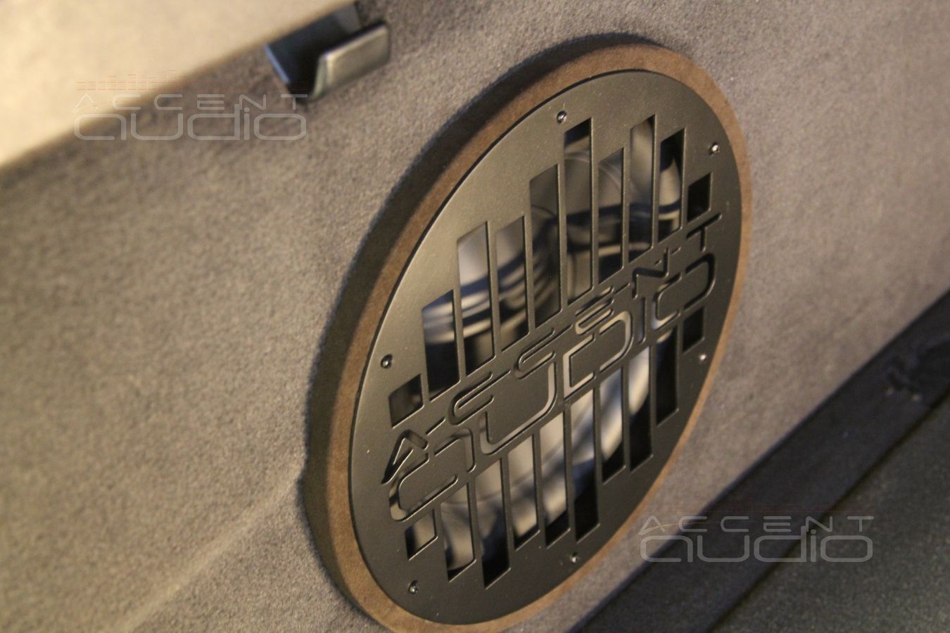 Сабвуфер Peerless XXLS-P835016 и его интеграция в RangeRover Sport