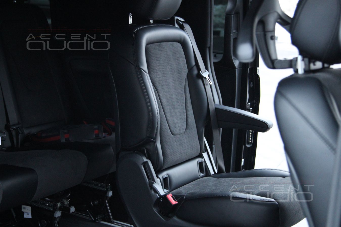 Перетяжка сидений – Alcantara 8230-9002S2