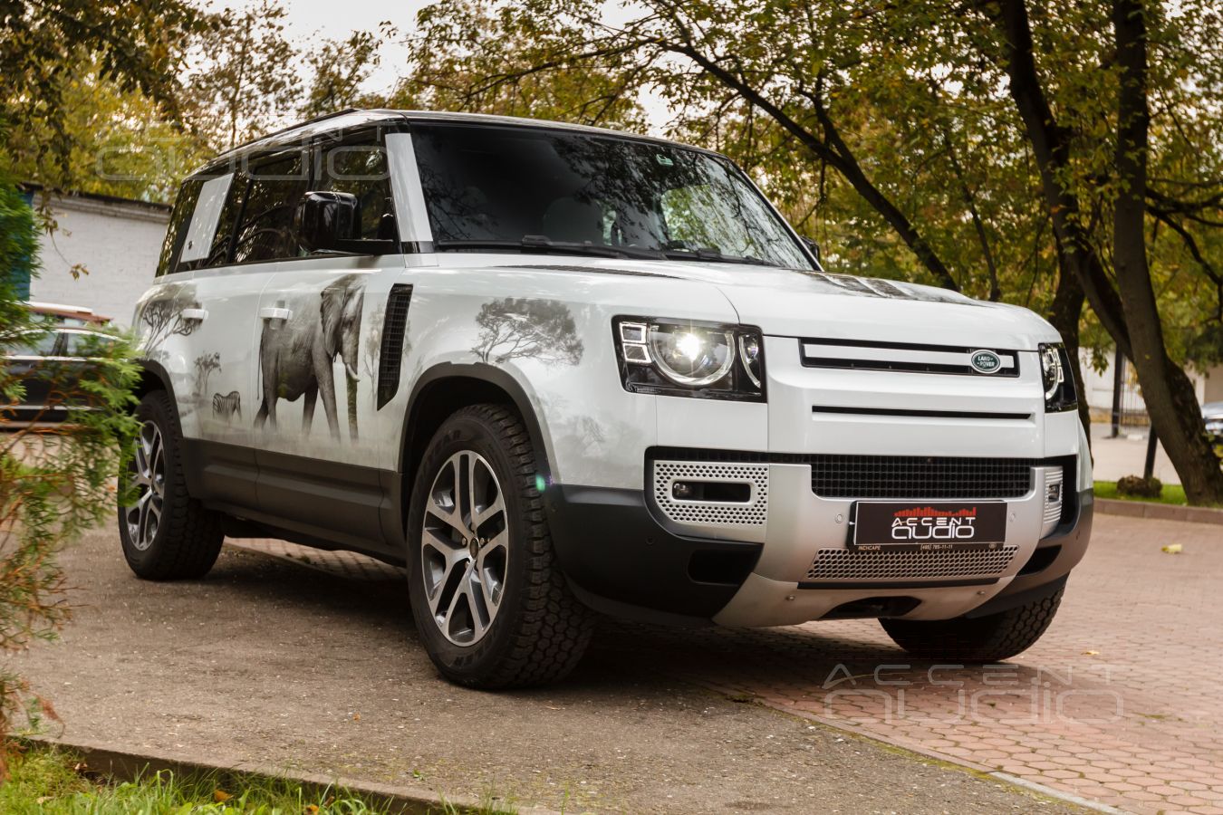 Результат модернизации ужасного Meridian до настоящей аудиосистемы в Land Rover Defender