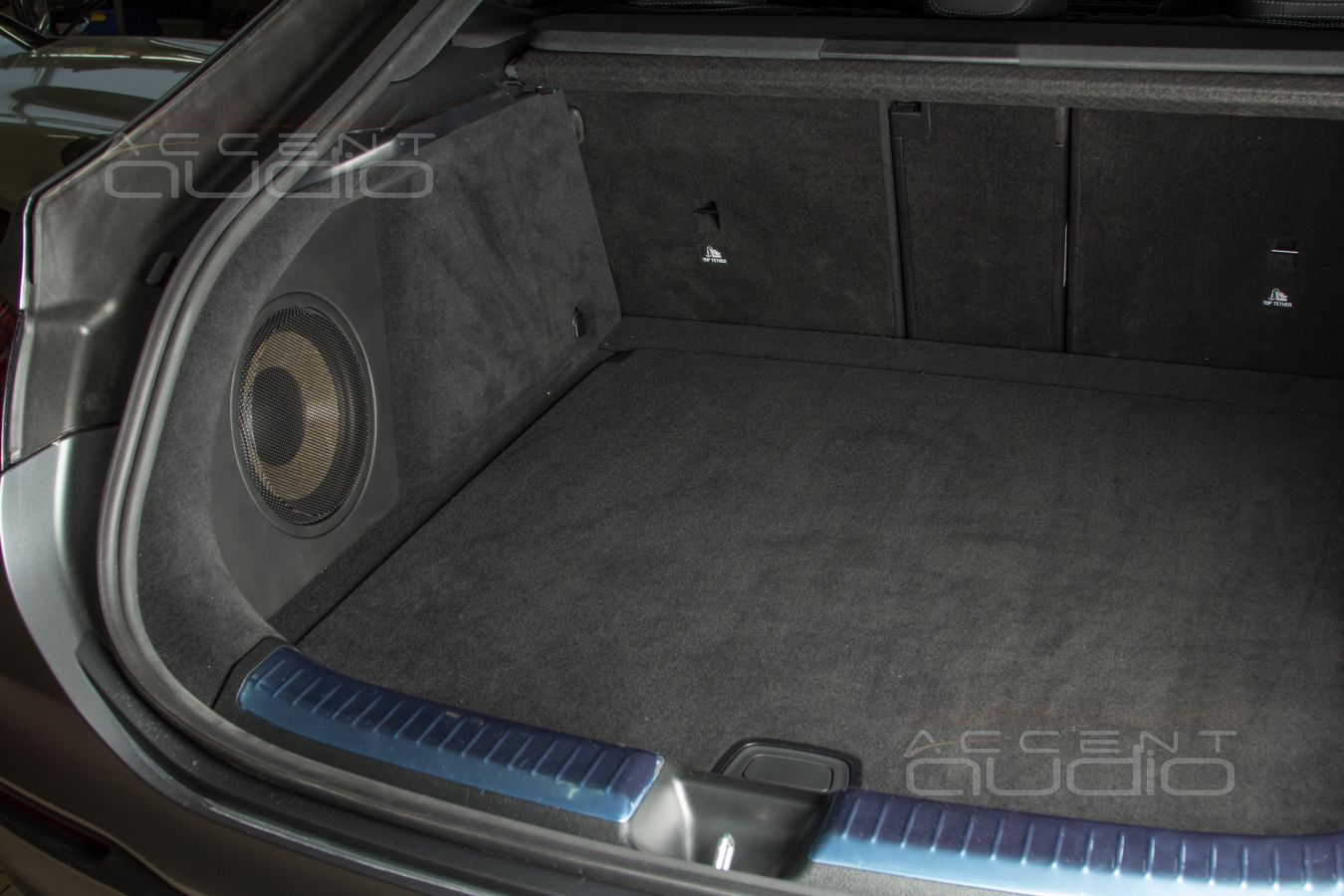 2023 Update: другой сабвуфер, но в том же стиле для Mercedes GLE Coupe