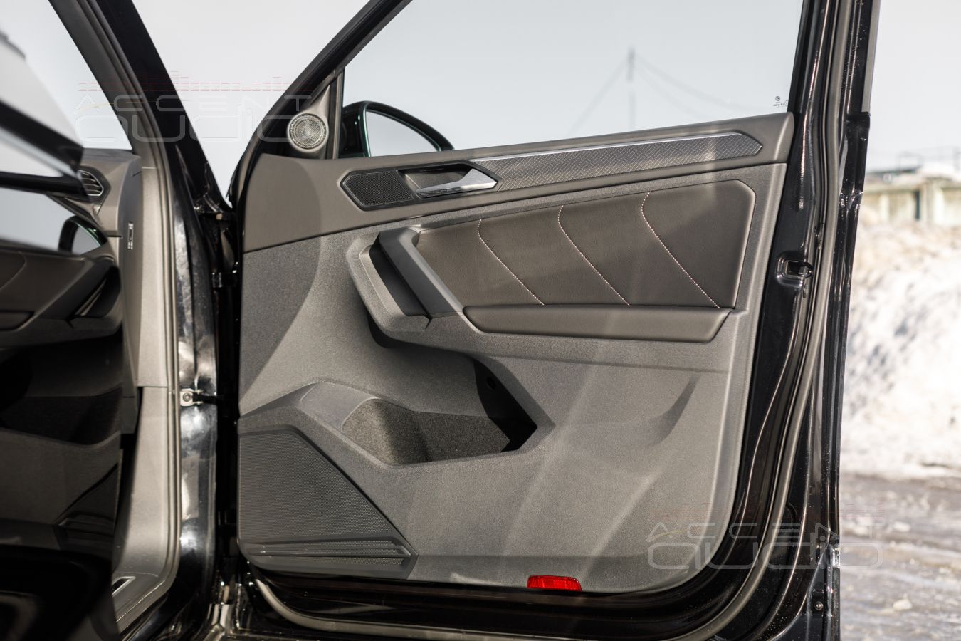 Аудиоподготовка передних дверей и установка мидбасовых динамиков SOAudio в Tiguan2