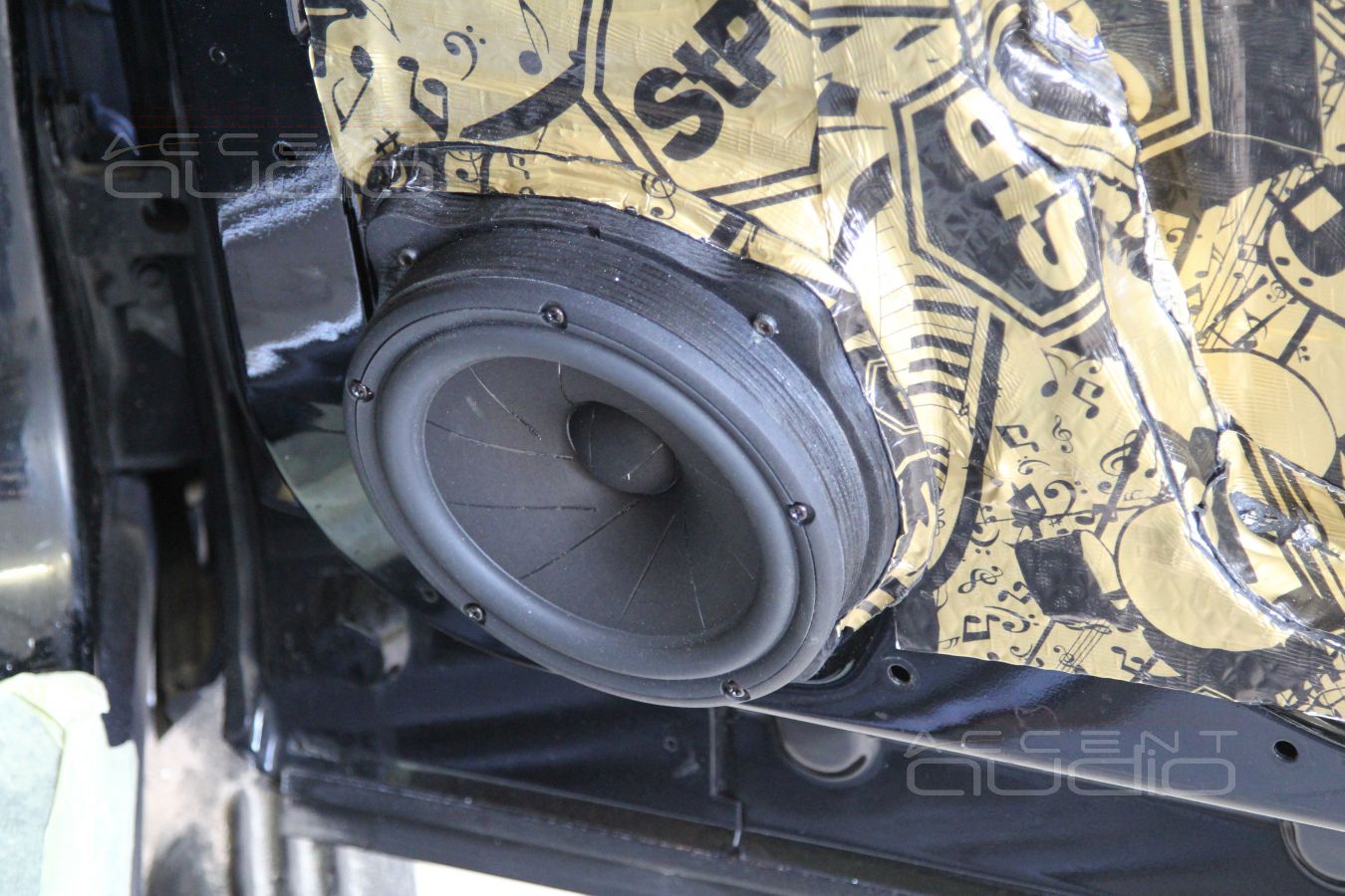 Установка мидбасовых динамиков Scan-Speak Revelator 18W/4531G00