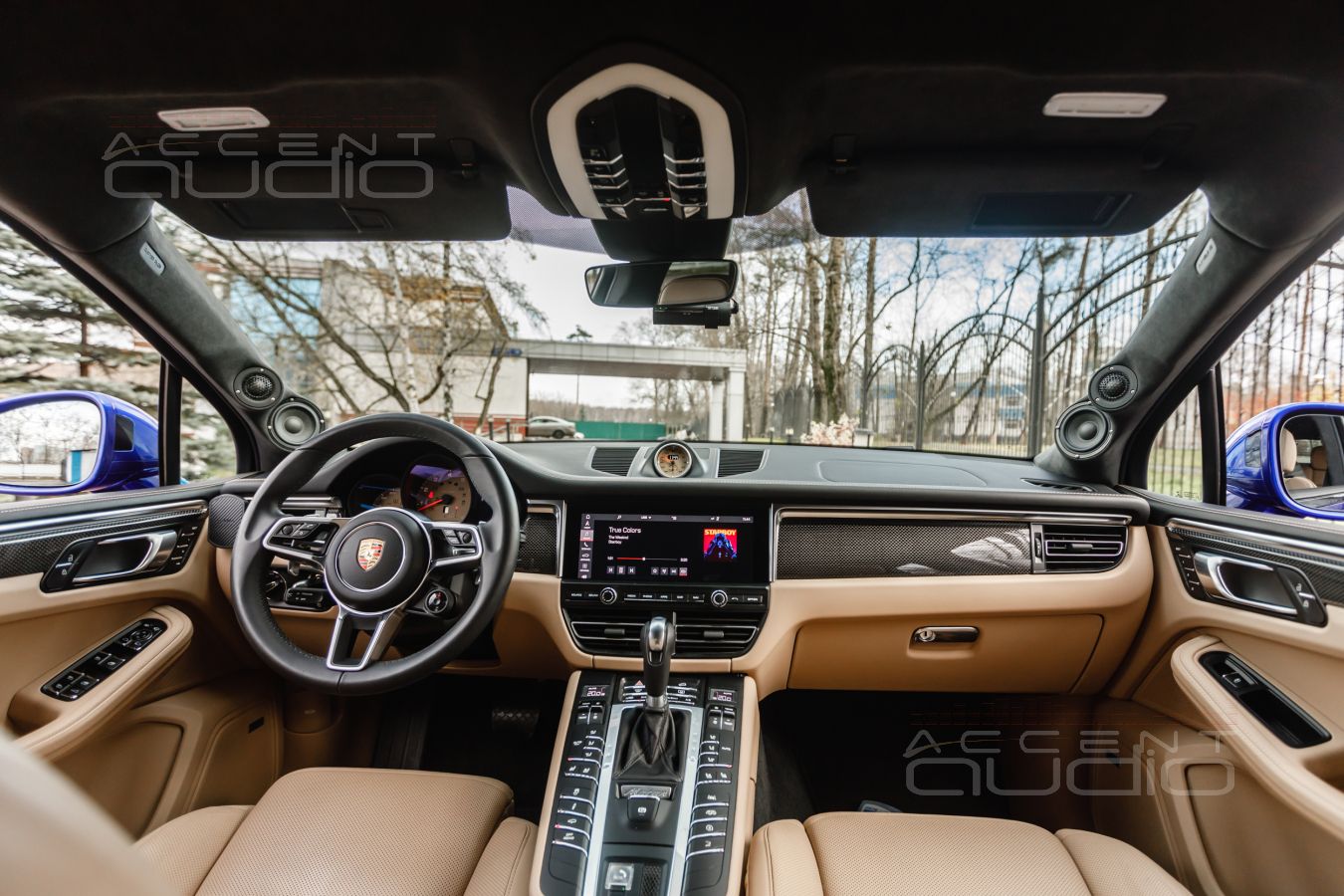 Подиумы для новых СЧ-ВЧ излучателей Brax и ScanSpeak для Porsche Macan