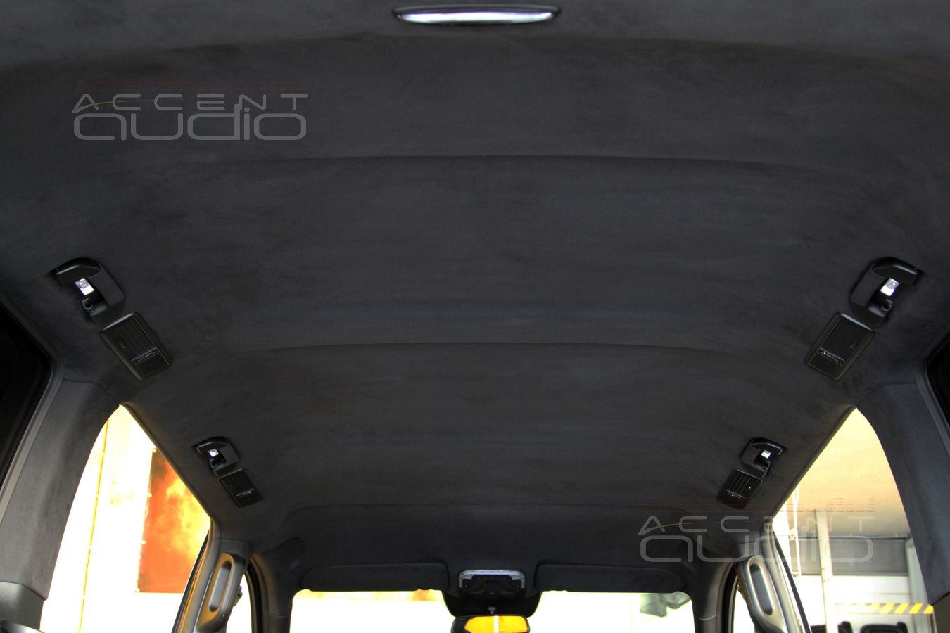 Перетяжка потолка в черную альканатру