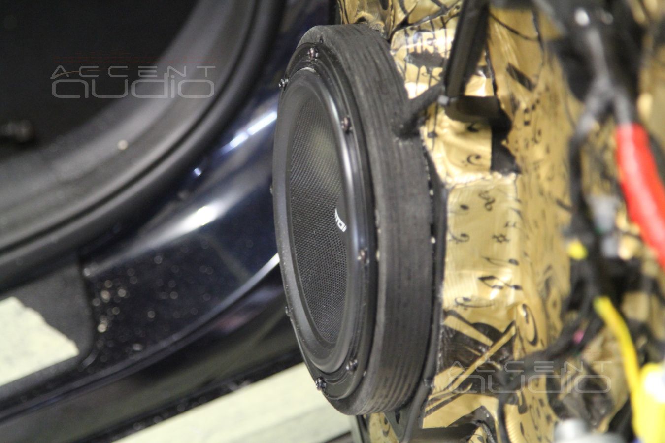 Установка мидбасовых излучателей Eton RSR 160 в двери Kia Optima