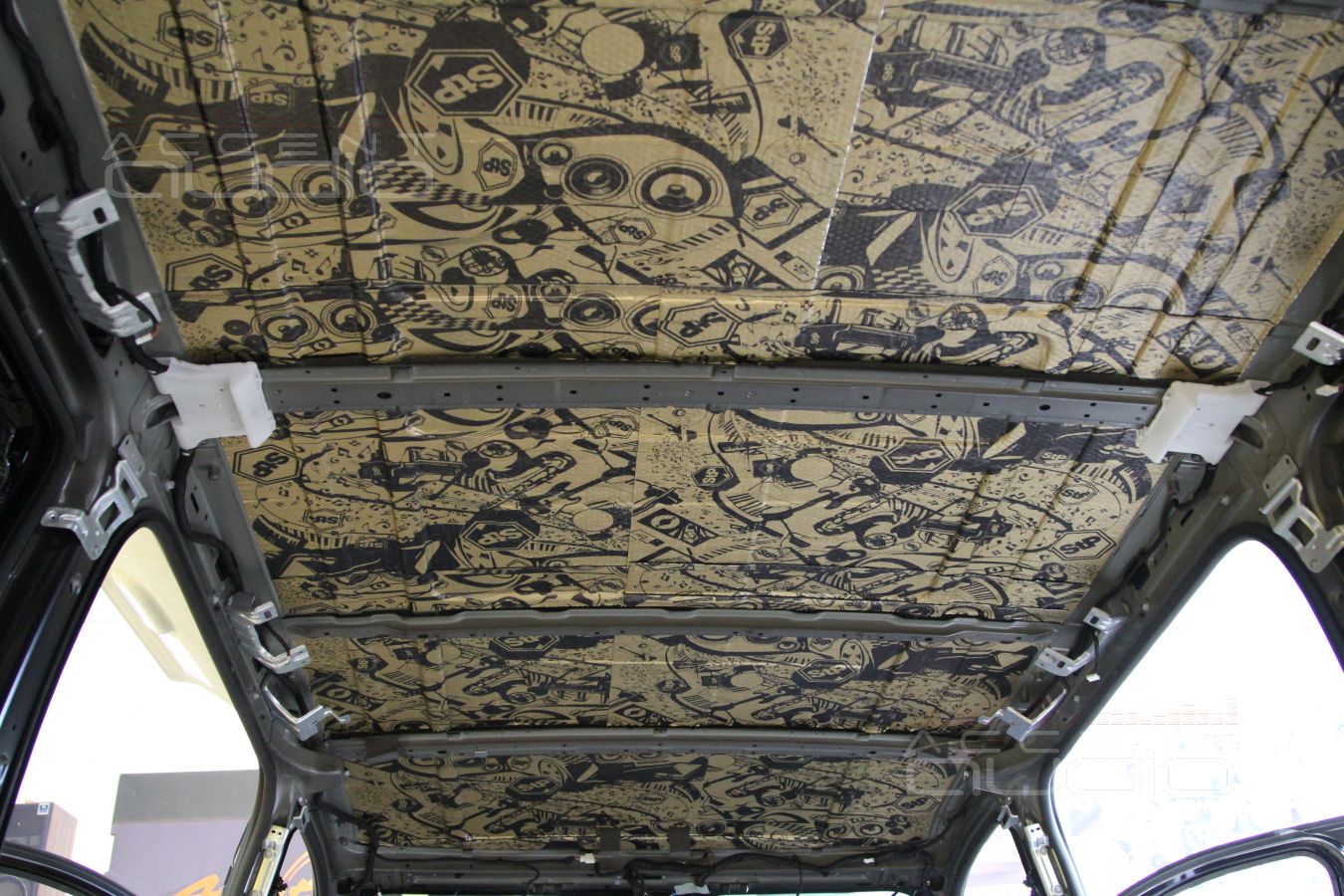 Шумоизоляция Mercedes Vito: крыша