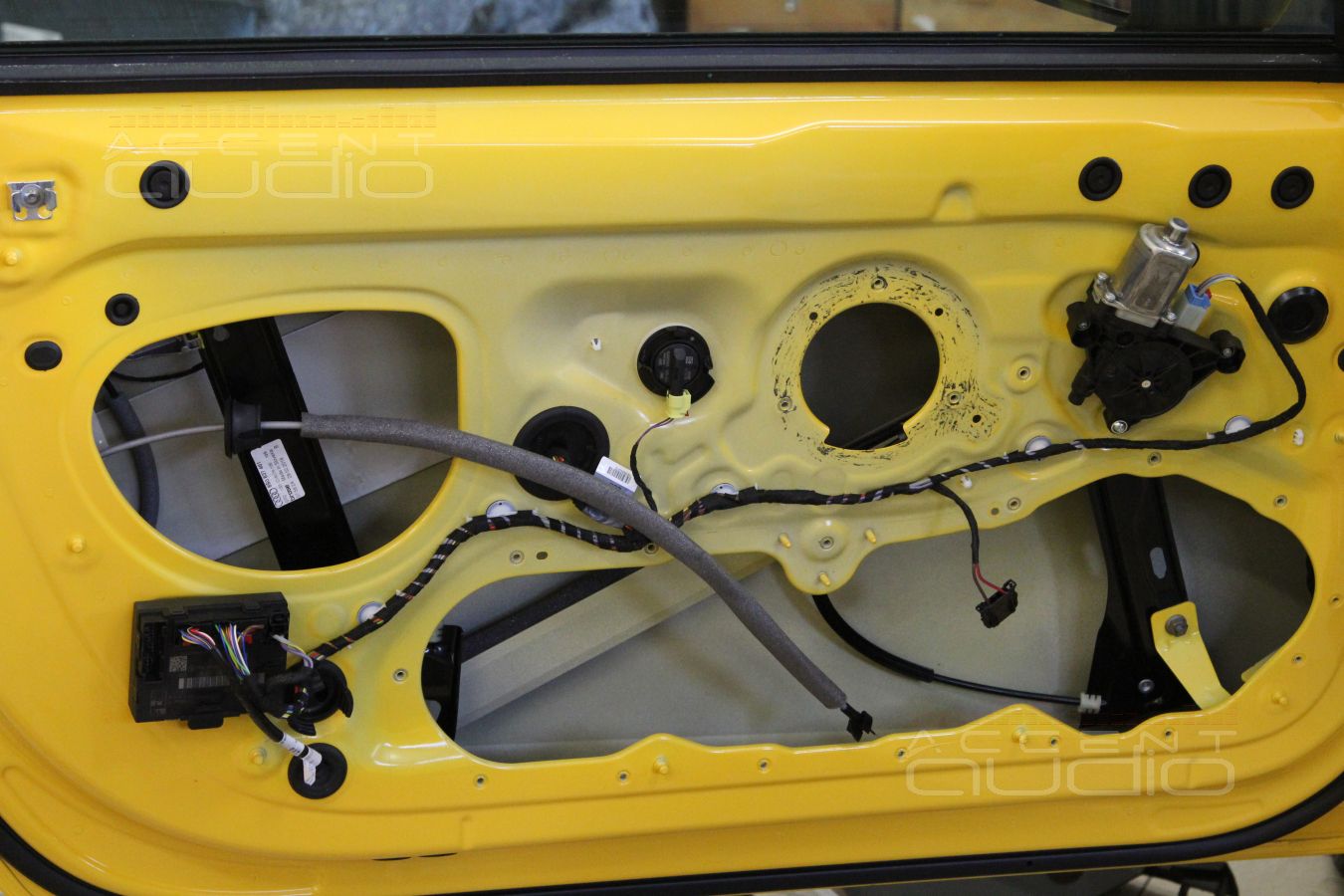 Шумо-виброизоляция кузова Audi TT