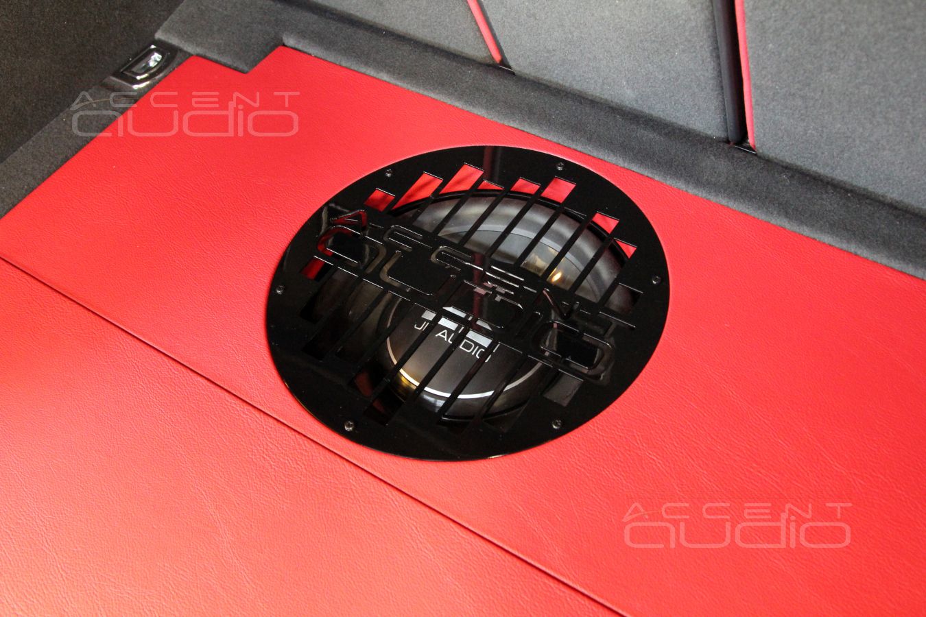 ...и он красный