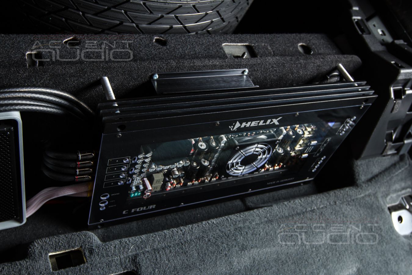 Установка усилителей и аудиопроцессора в Audi Q8