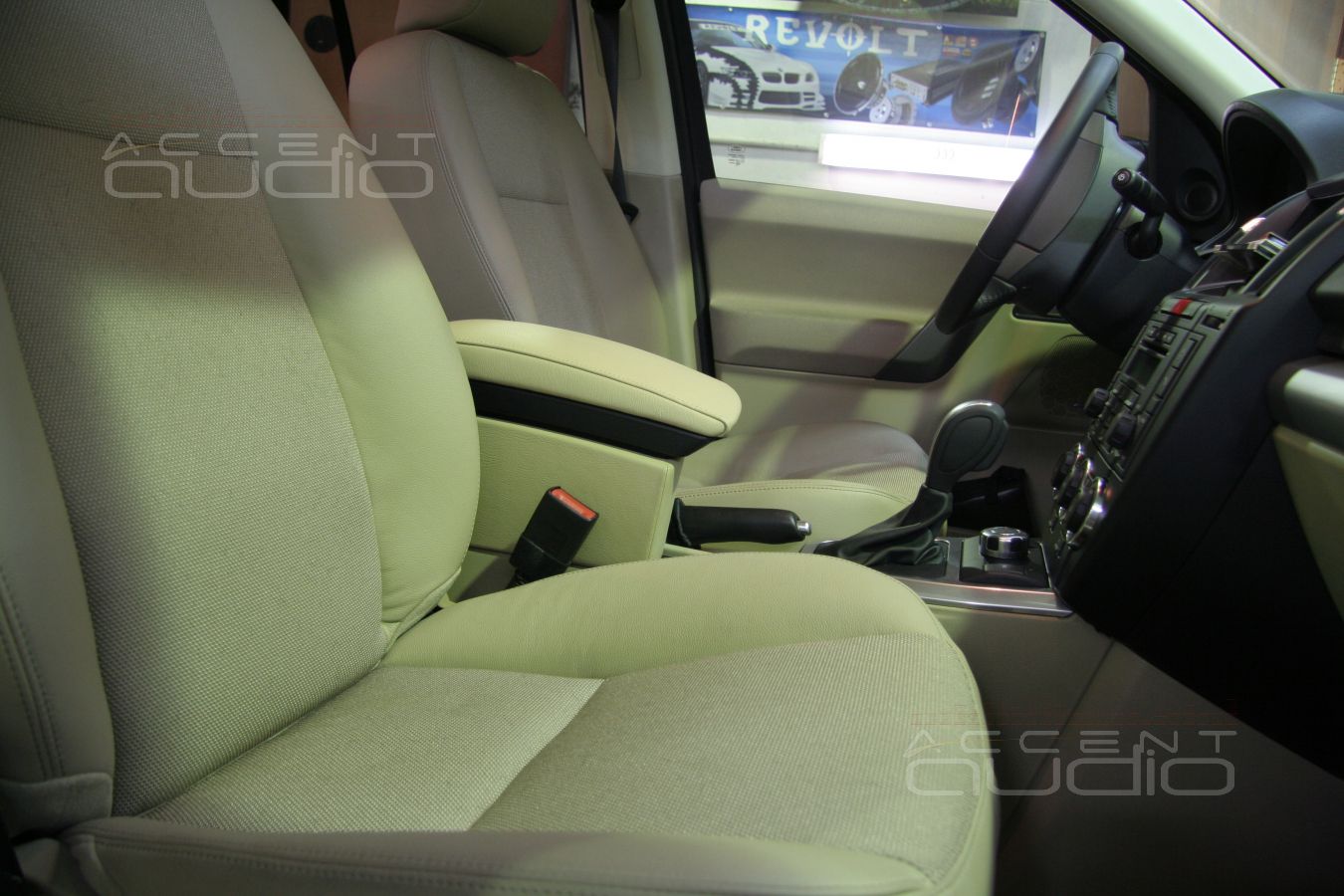 Изготовление и установка подлокотника на LandRover Freelander 2