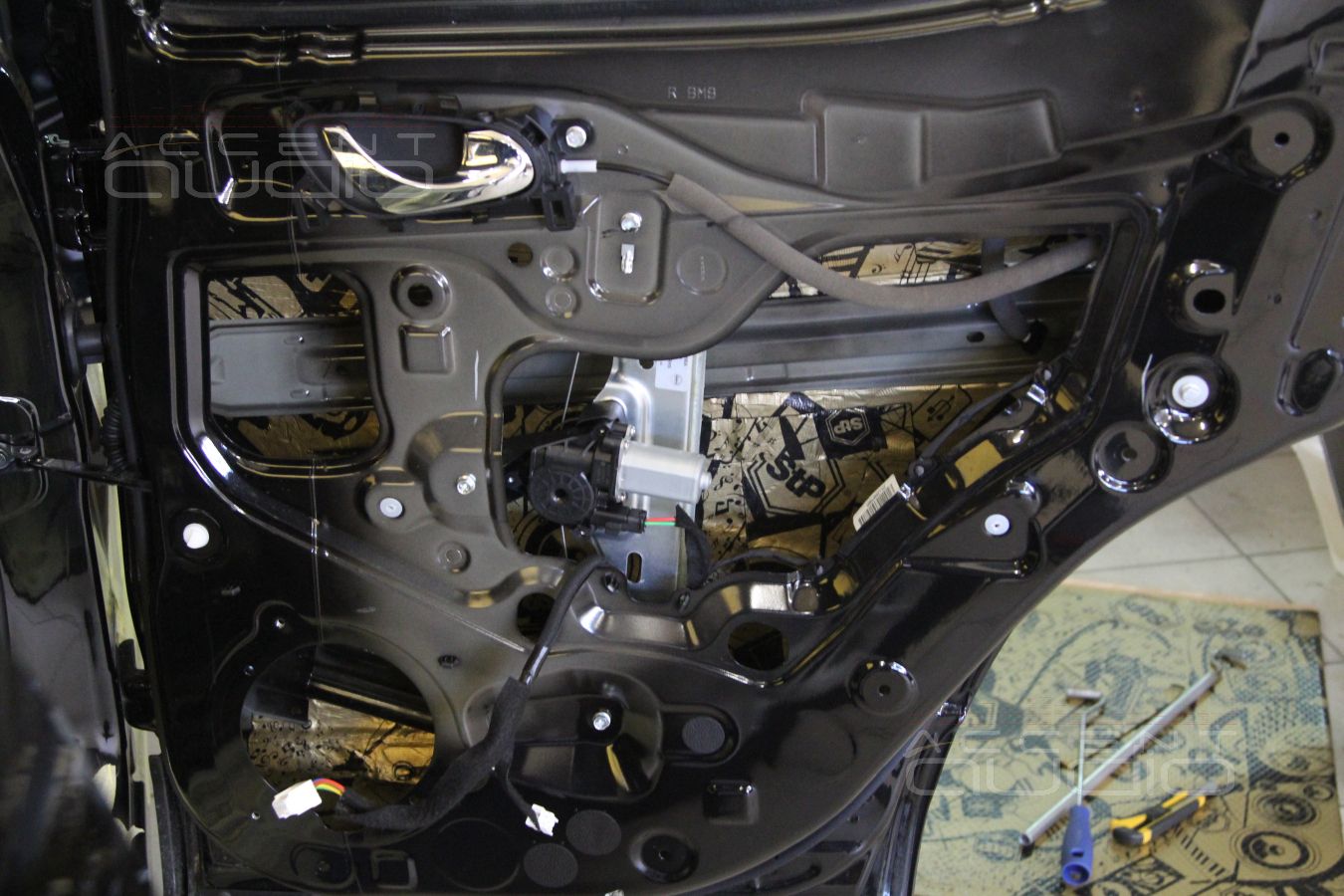 Тыловая акустика Focal Performance PS 165FX в Nissan Qashqai J11