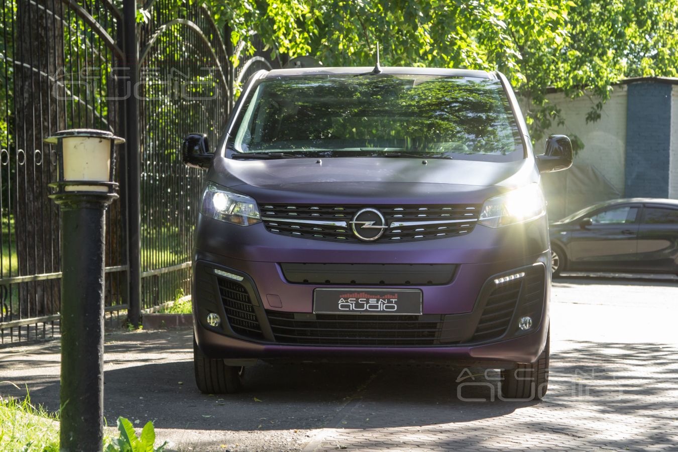 Великолепный звук, обновленный интерьер и комфорт нового Opel Zafira Life