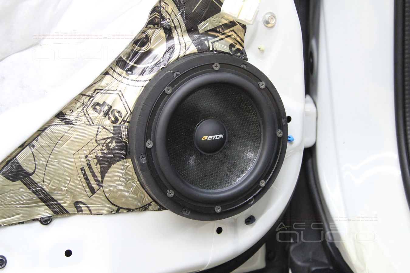 Установка акустики в двери Acura MDX