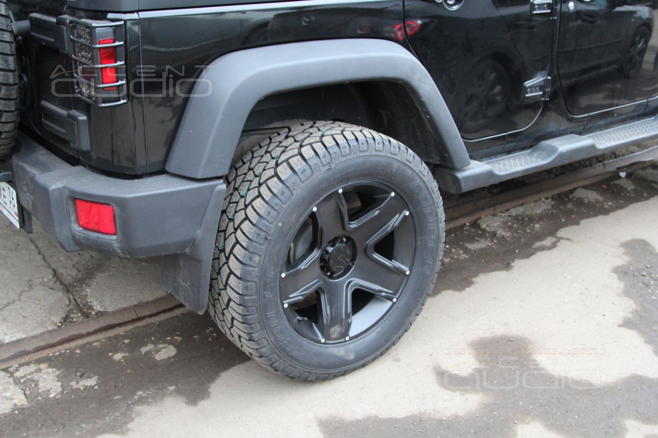 Новые черные колеса MAMBA на черном Jeep Wrangler Rubicon