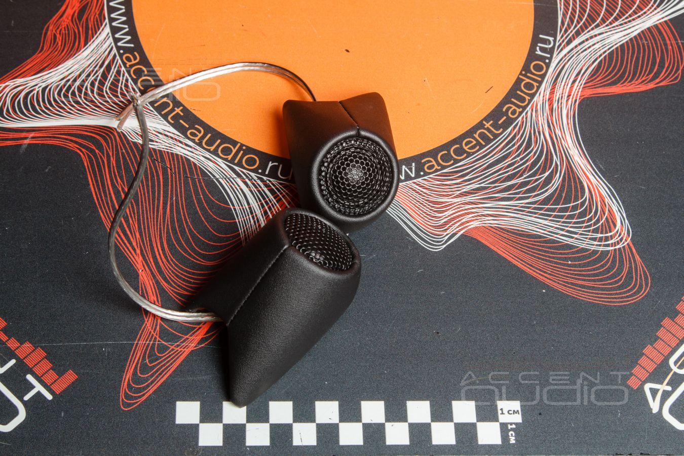 Дизайнерское решение: правильная установка мини-твитеров SOaudio SO19V в A4 Avant 2021