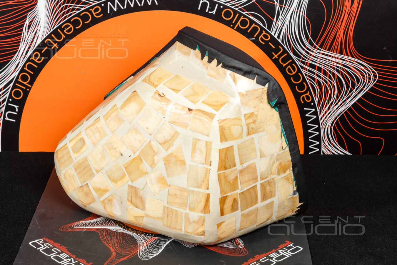 Сабвуфер-стелс на базе динамика Dego – специально для BMW 540i