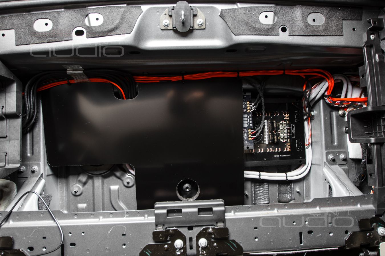 Глубокая интеграция усилителей Helix CFour и H400X в Mercedes-Benz GLS 2020