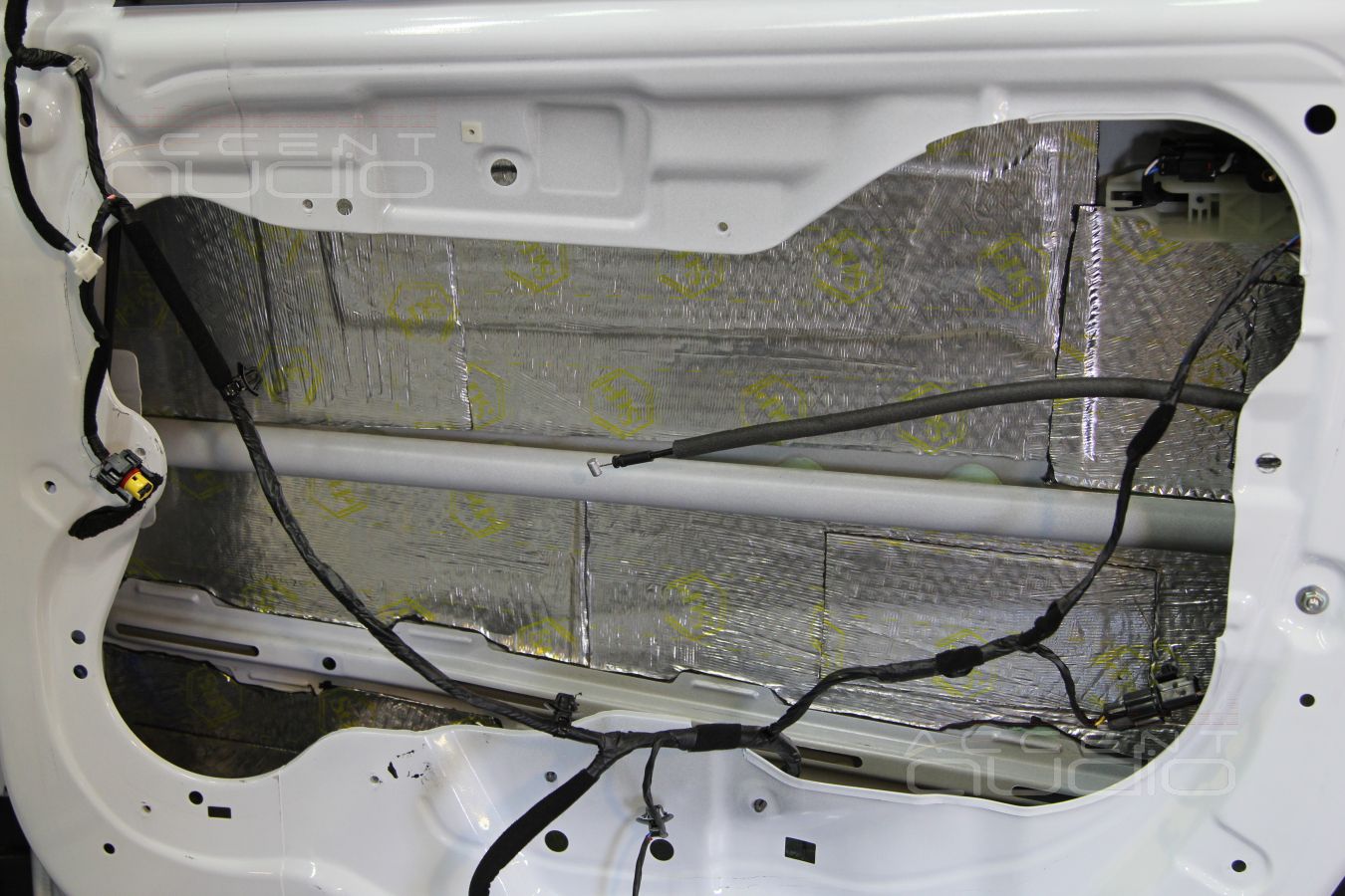 Замена акустических систем (динамиков) в Kia Sportage