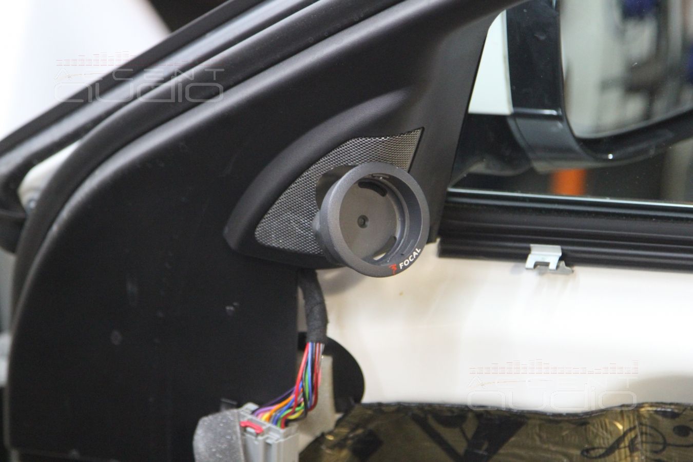 Технические моменты: штатная акустика, крепеж усилителя, Х-девайс