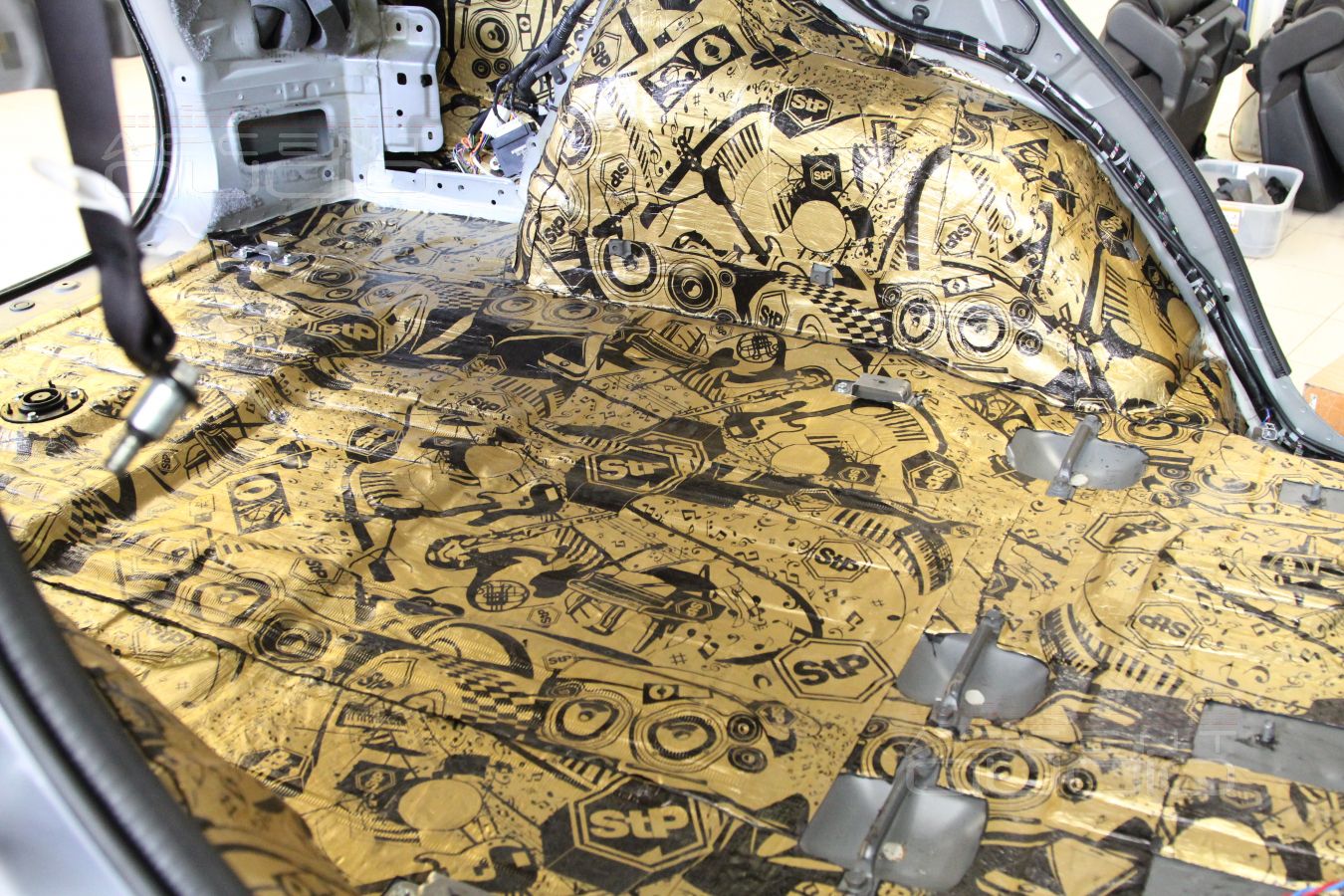 Про нанесение виброизоляции STPGold