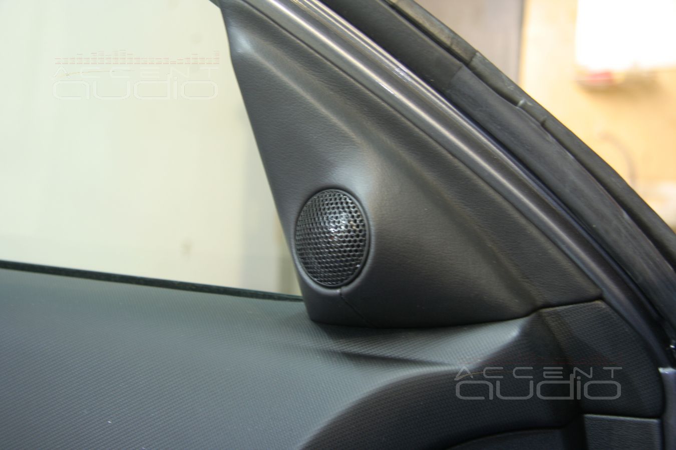 Установка фронтальной акустической системы в Hyundai i30