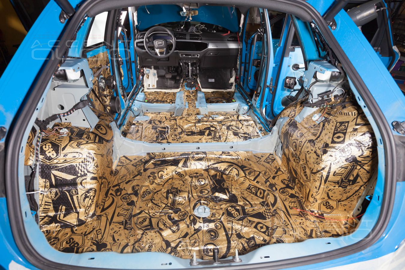 Шумоизоляция Audi Q3: если вы любите свой автомобиль