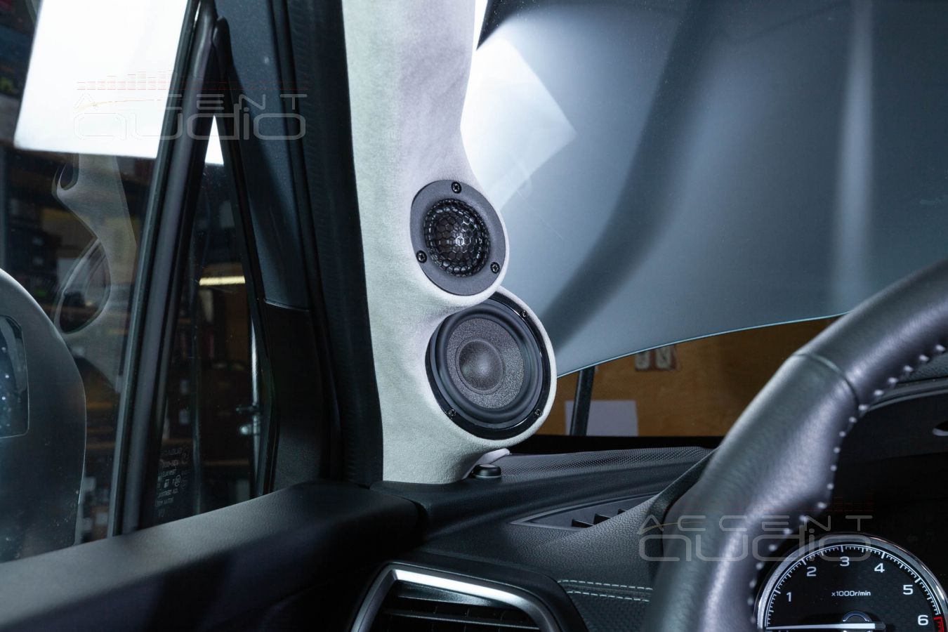 Установка твитеров и среднечастотников в Subaru Forester: правильные подиумы