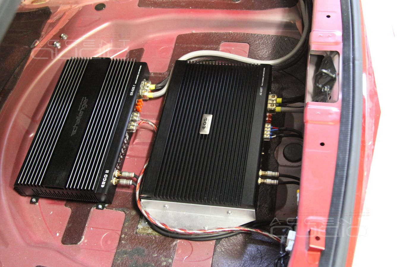 Варианты установки усилителей в Infiniti Q50