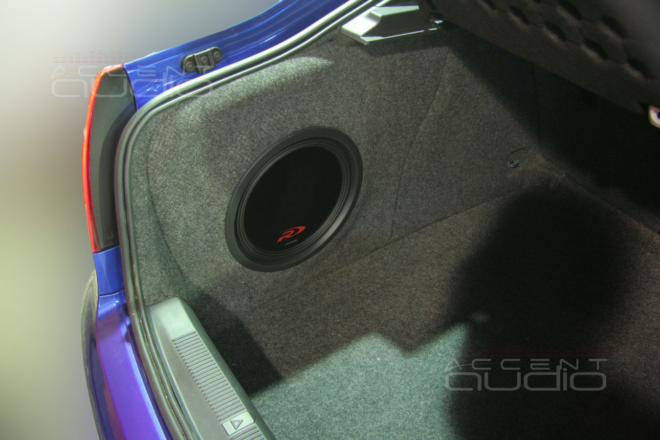 Установка сабвуфера в Skoda Octavia RS